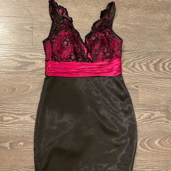 Beautiful black & pink dress size S - Picture 2 of 4